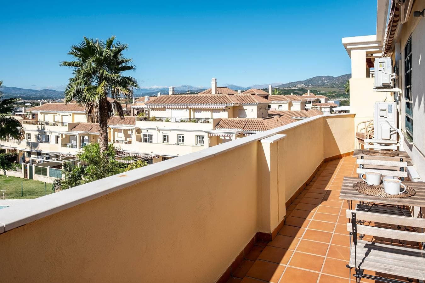 Foto 4 von 24: Appartement "Casa Baviera Golf" mit Bergblick, Gemeinschaftspool & WLAN