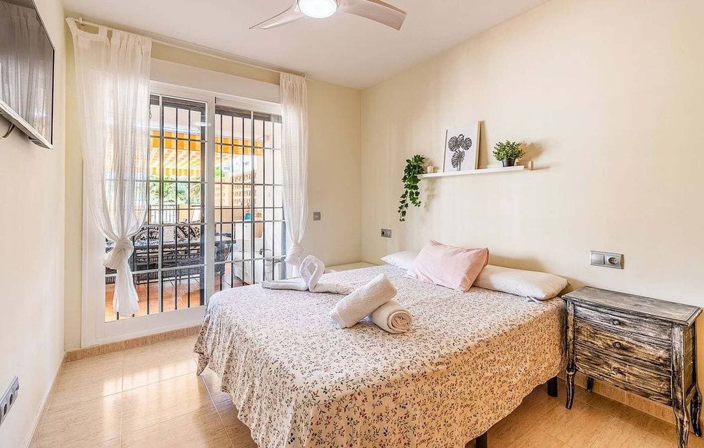 Foto 10 von 40: Ferienwohnung "El Toyo" mit Gemeinschaftspool, privaten Terrassen und WLAN