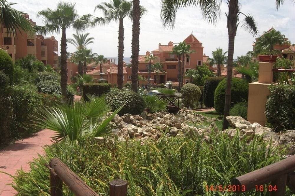 Foto 10 von 30: Marbella 2 Bed 2 Bath Luxury Apartment near Cabopino
