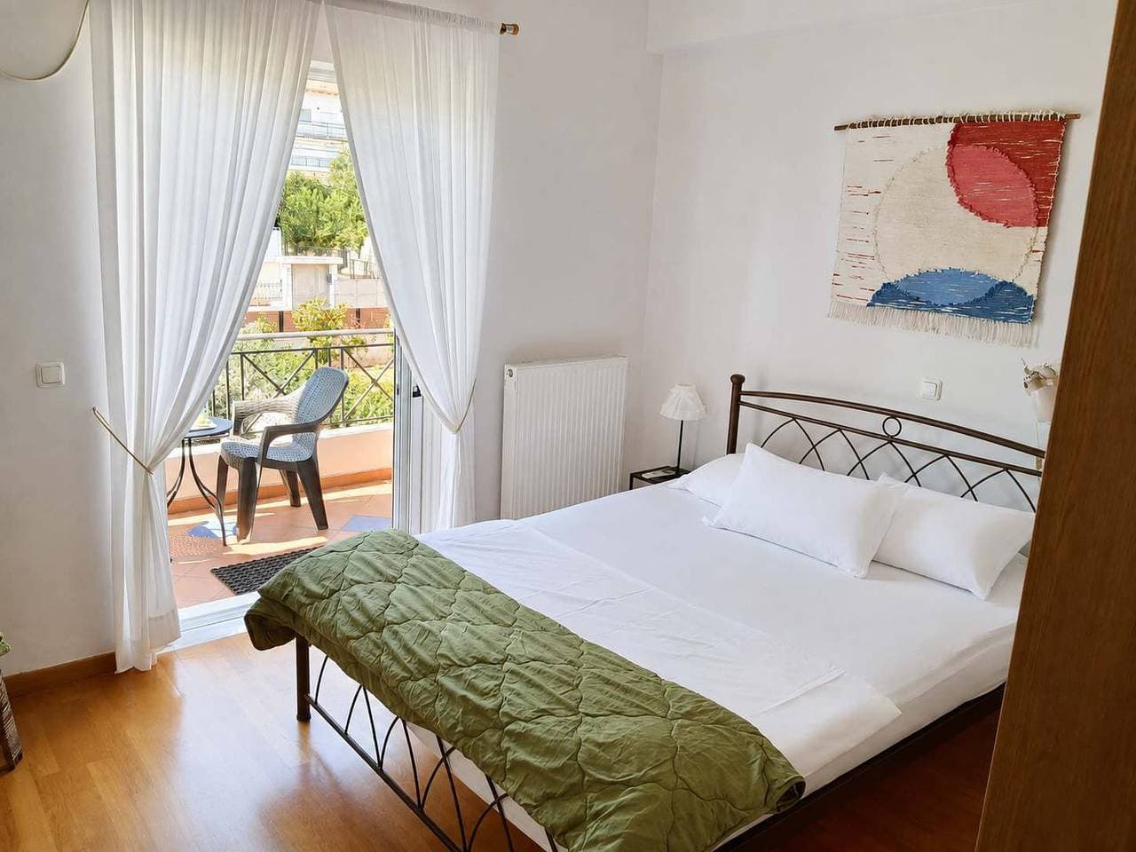 Foto 10 von 18: Pavlos Apartment - Leontari Stay with Garden View
