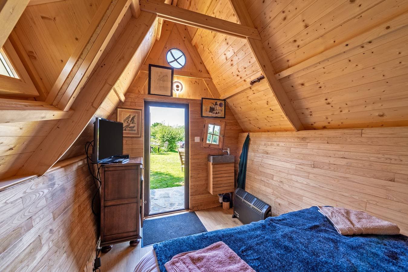 Foto 5 von 30: Chalet mit Meerblick, privatem Garten und Terrasse, 100 m vom Strand entfernt