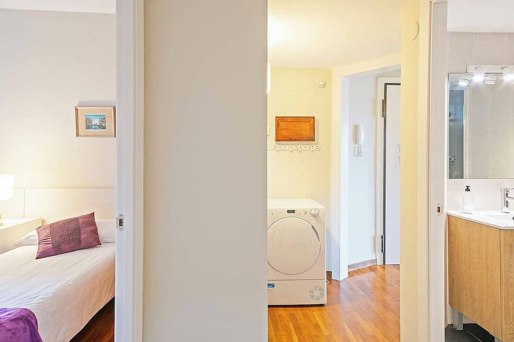 Foto 4 von 25: Gemütliches Dachgeschoss mit Außenbereich zum Essen, Sonnenbaden, Entspannen ...