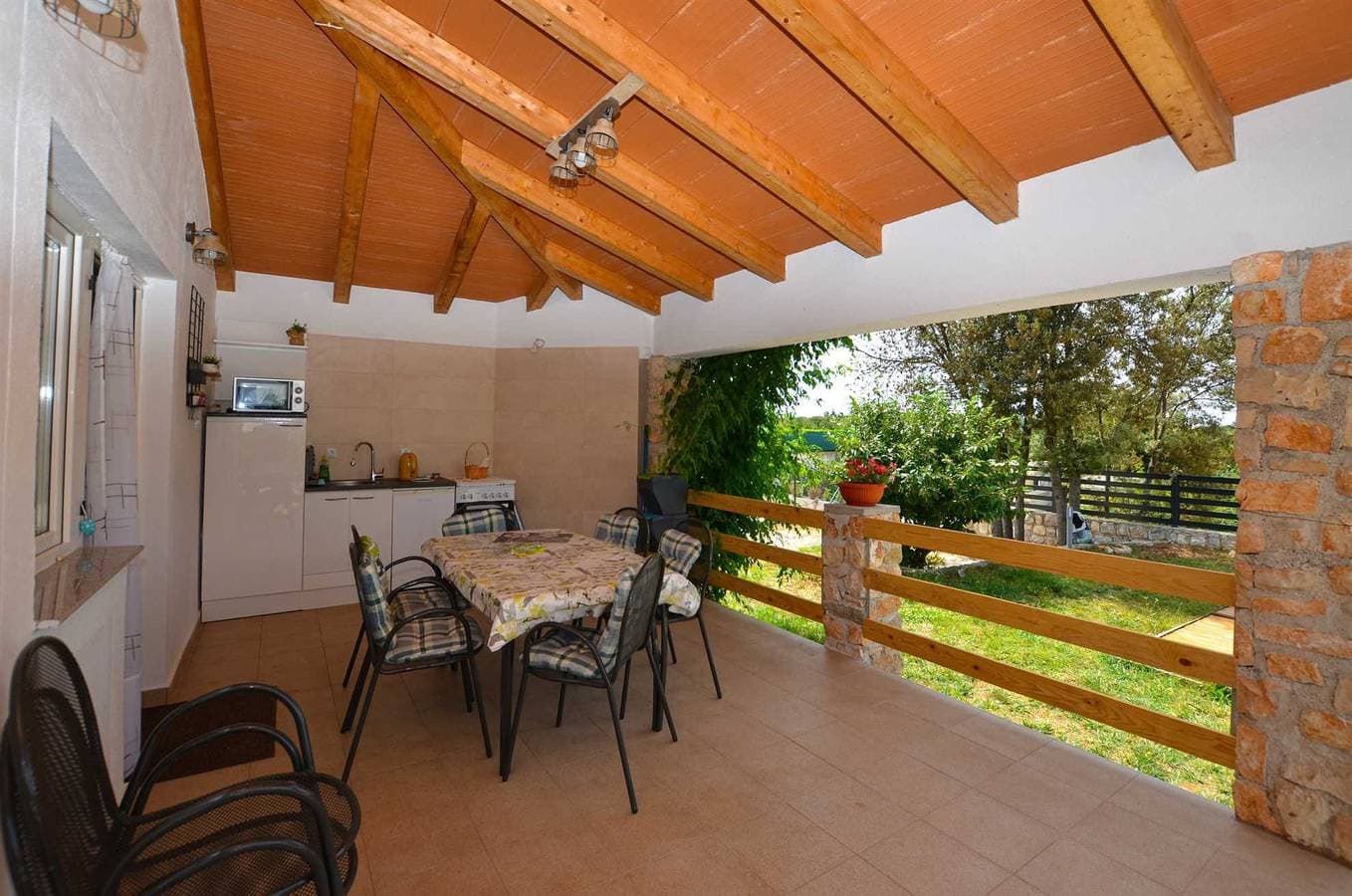 Foto 13 von 21: Ferienhaus Eta mit Pool