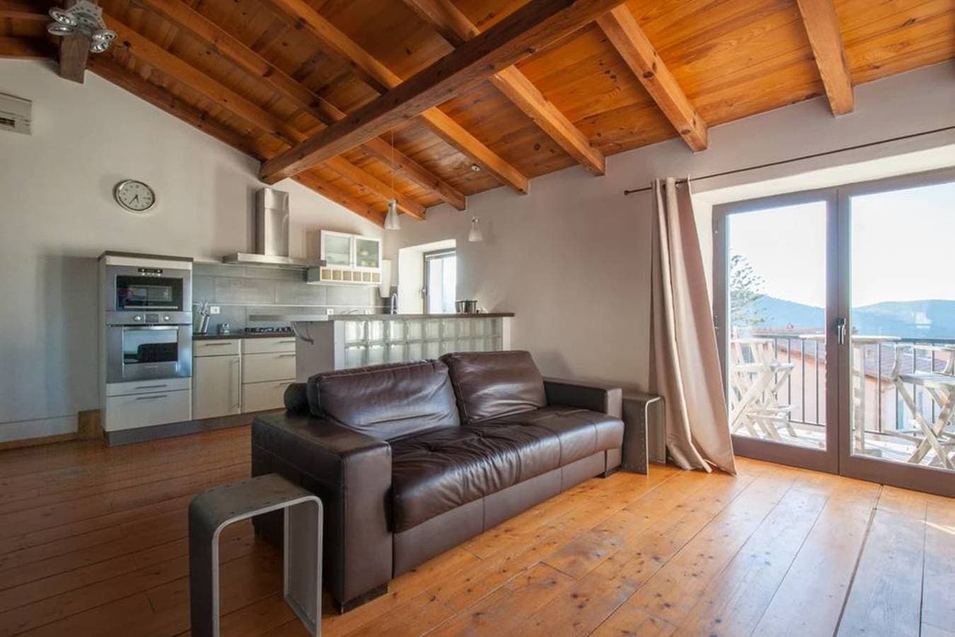 Foto 2 von 56: Ferienwohnung für 4 Personen mit Terrasse