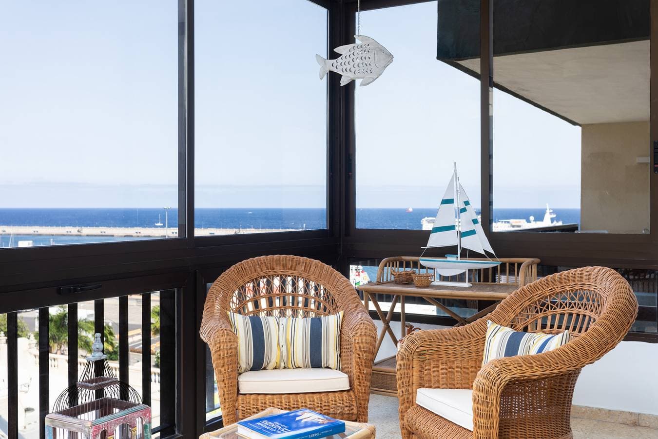 Ruhige Ferienwohnung am Hafen mit Meerblick, Parkplatz und  fibre WIFI 1