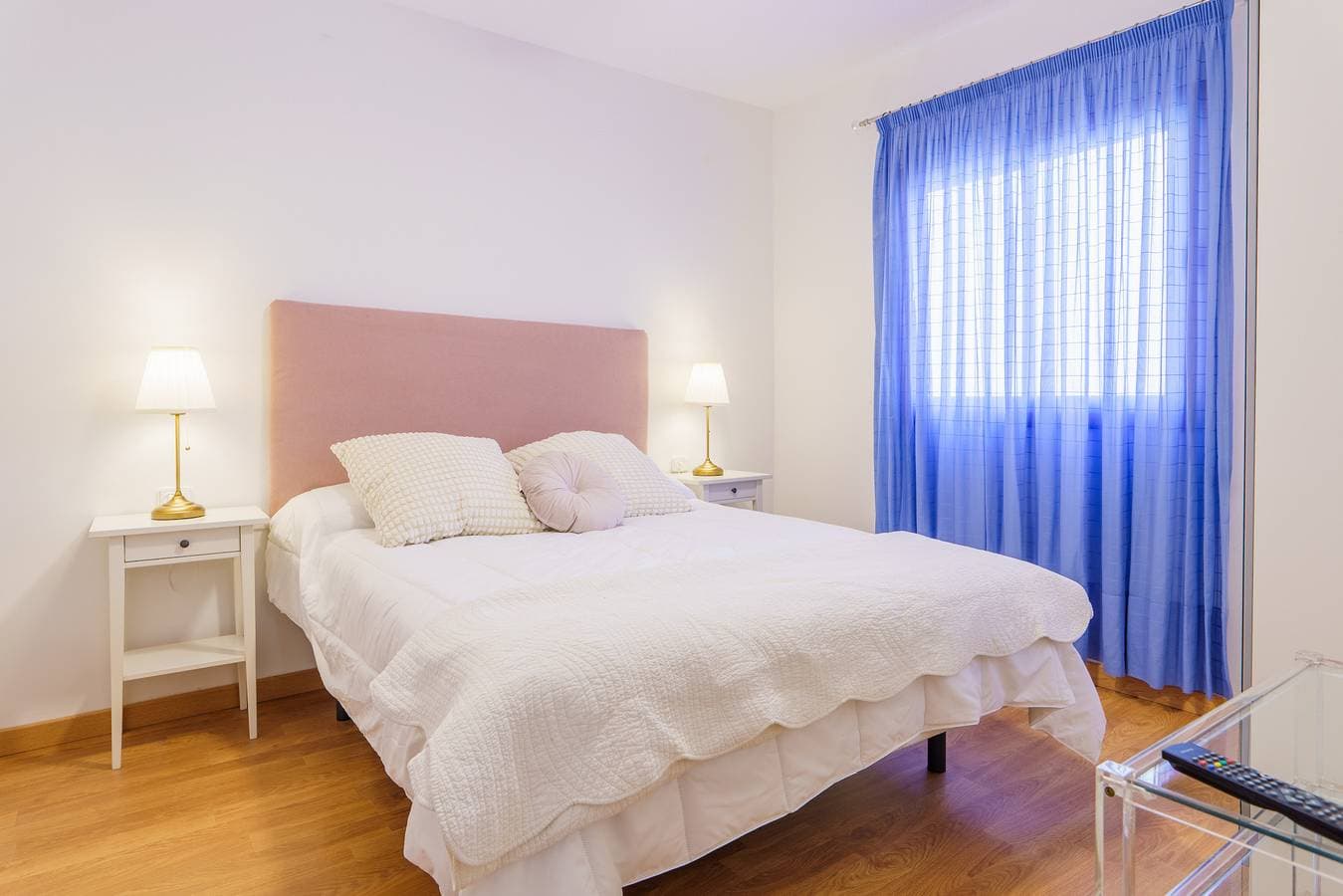 Living Sol - Centric Urban Room 5 1