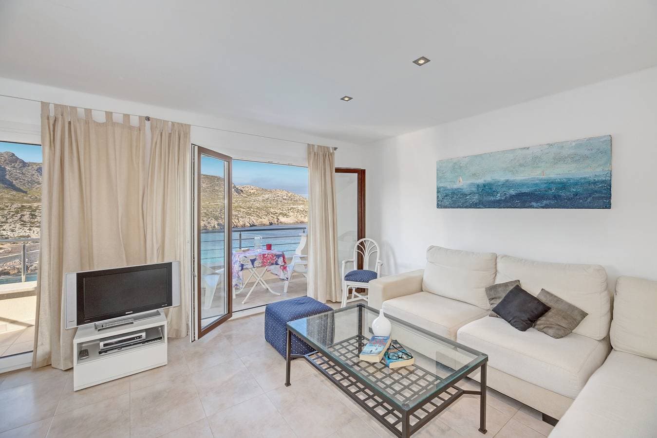 Foto 6 von 25: Modernes Ferienapartment mit Meerblick, Pool, Balkonen, Klimaanlage und WLAN