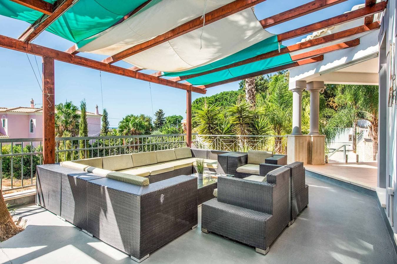 Foto 10 von 60: Villa für 16 Personen mit Garten