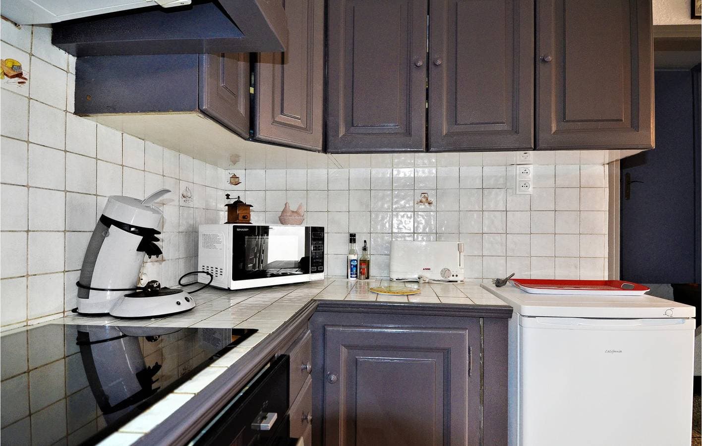 Foto 4 von 22: Gemütliche, gut ausgestattete Wohnung mit AC und Parkplatz