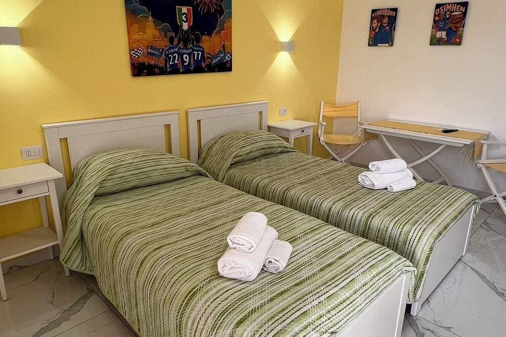 Foto 13 von 30: 3Zk2B Ferienwohnung  mit atemberaubendem Ausblick auf den \"Golfo di Napoli\"