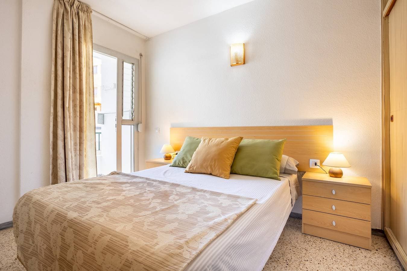 Foto 4 von 66: Ferienwohnung für 4 Personen mit Terrasse