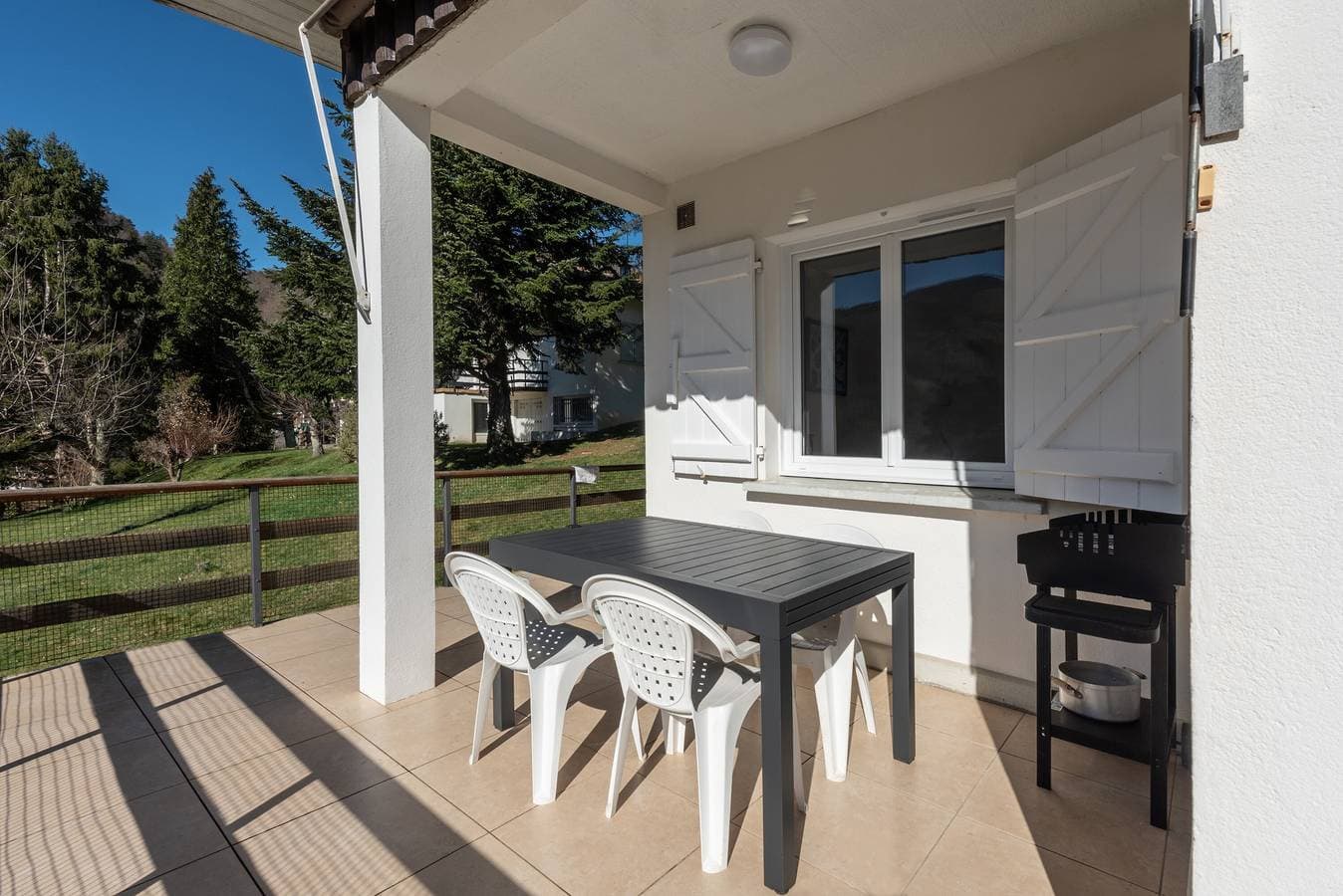 Foto 4 von 24: Panorama-Chalet in Bagnères-de-Bigorre Blick auf den Pic du Midi Garten und Privatparkplatz