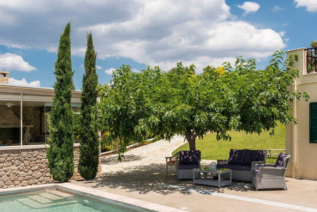 Foto 3 von 21: Porto Cheli Studio - Poolside Lux Getaway