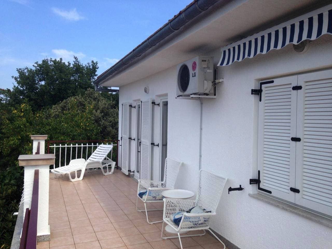 Foto 3 von 9: Apartment with Balcony