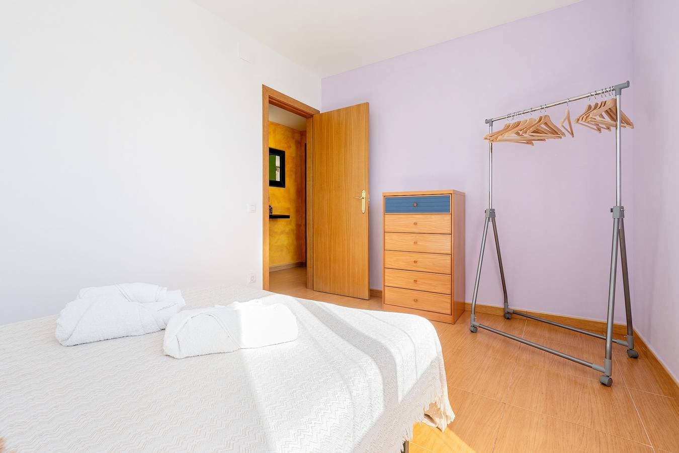 Foto 10 von 24: Ferienwohnung 'Dorada 1-2' mit Gemeinschaftspool, Garten und WLAN