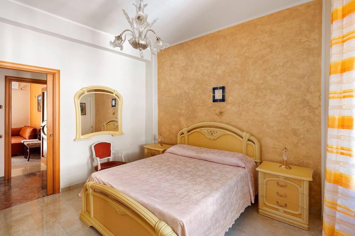 Foto 11 von 20: Apartment 'Ce Tour - La Casa del Limone di Nonni' mit Bergblick, WLAN und Klimaanlage