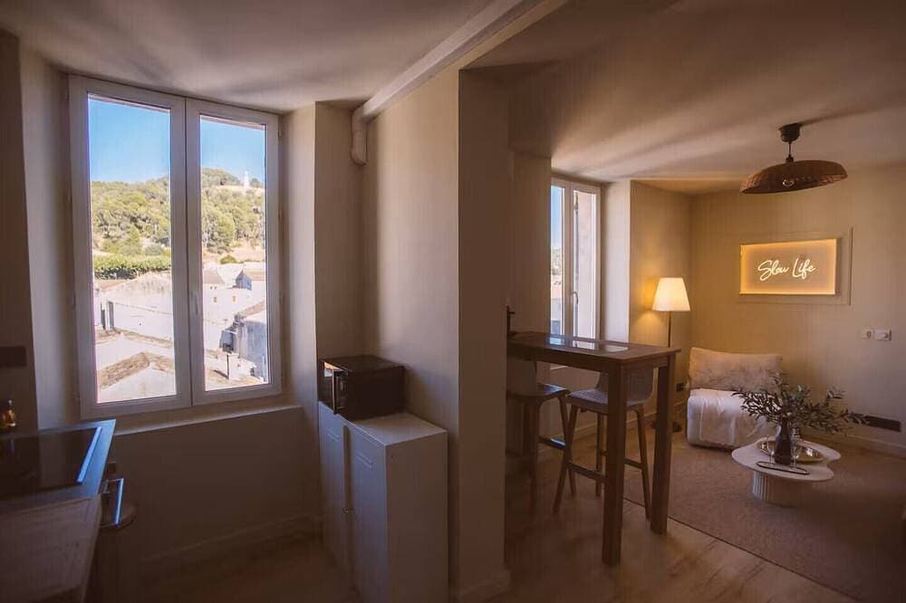 Foto 10 von 20: La Suite Suspendue – rooftop privé, cinéma & vue château