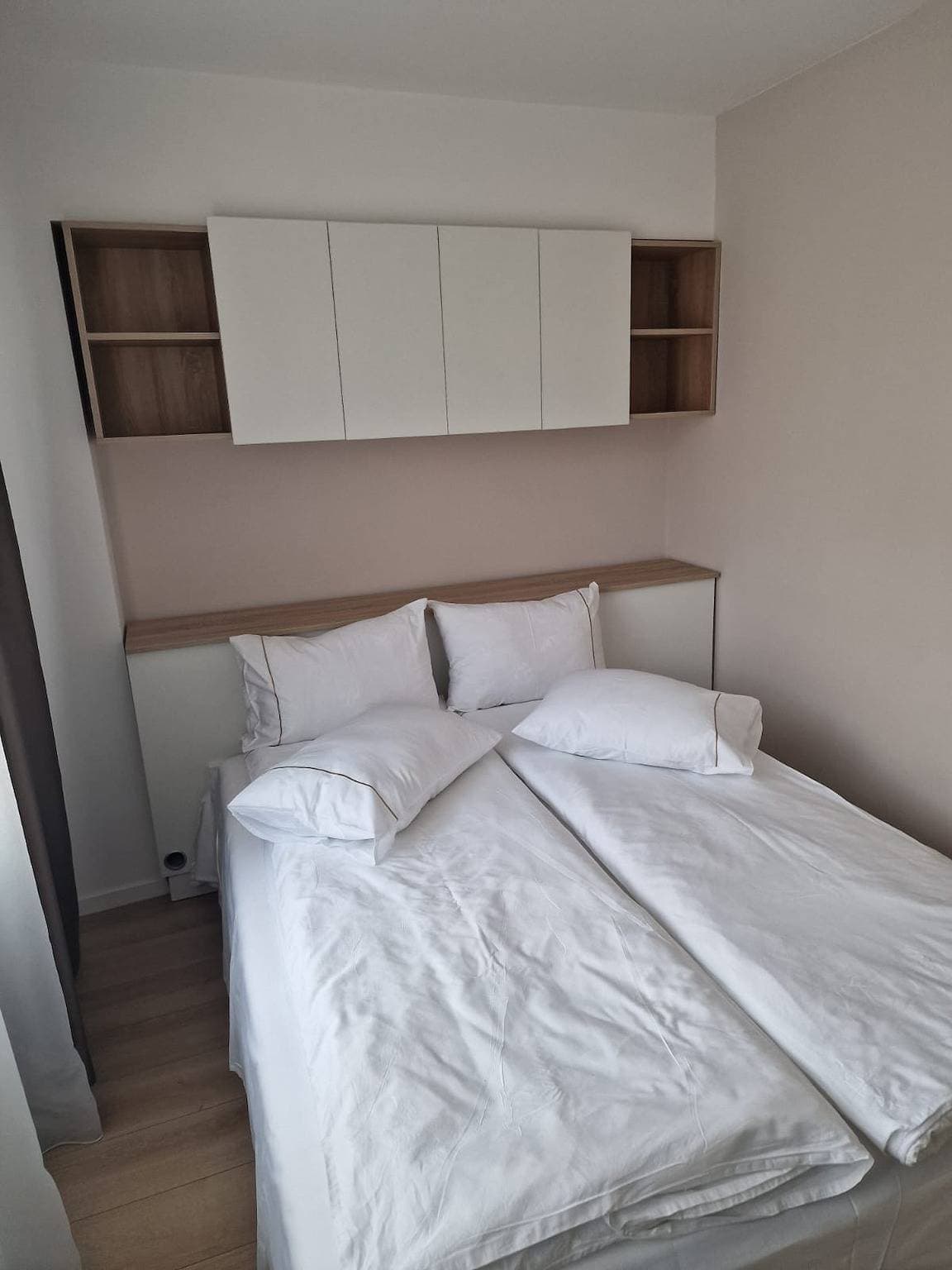 Foto 7 von 10: Gelbe Wohnung - Cismigiu-Gärten