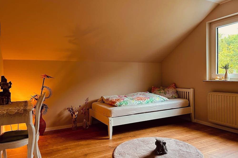 Foto 2 von 19: Fewo \"Bei Freunden\"  Gemütliche Ferienwohnung am Waldrand  Kinderfreundlich
