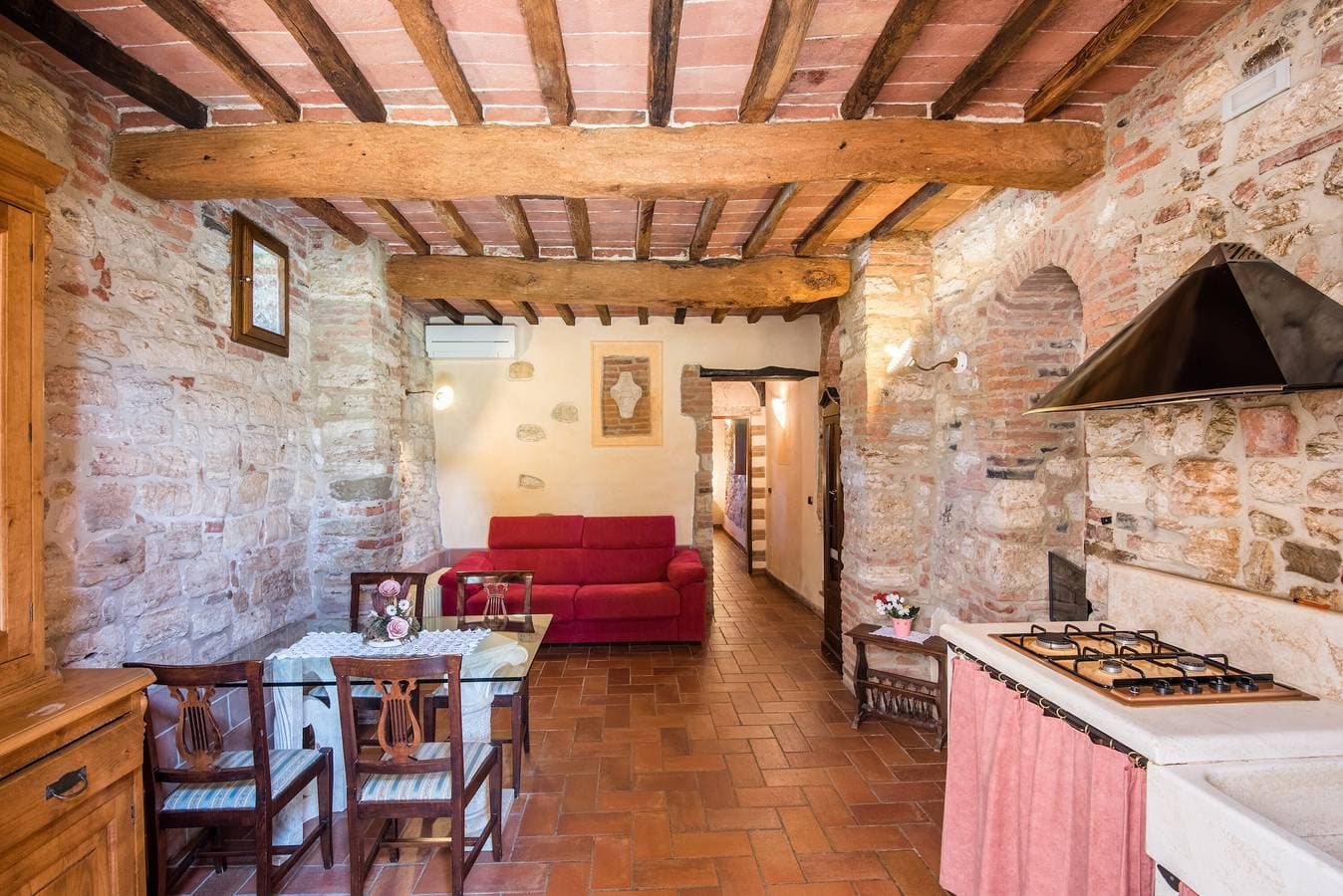 Foto 6 von 28: Ferienwohnung 'Agriturismo Ischieto - La Cantina' mit Gemeinschaftspool, WLAN & Klimaanlage