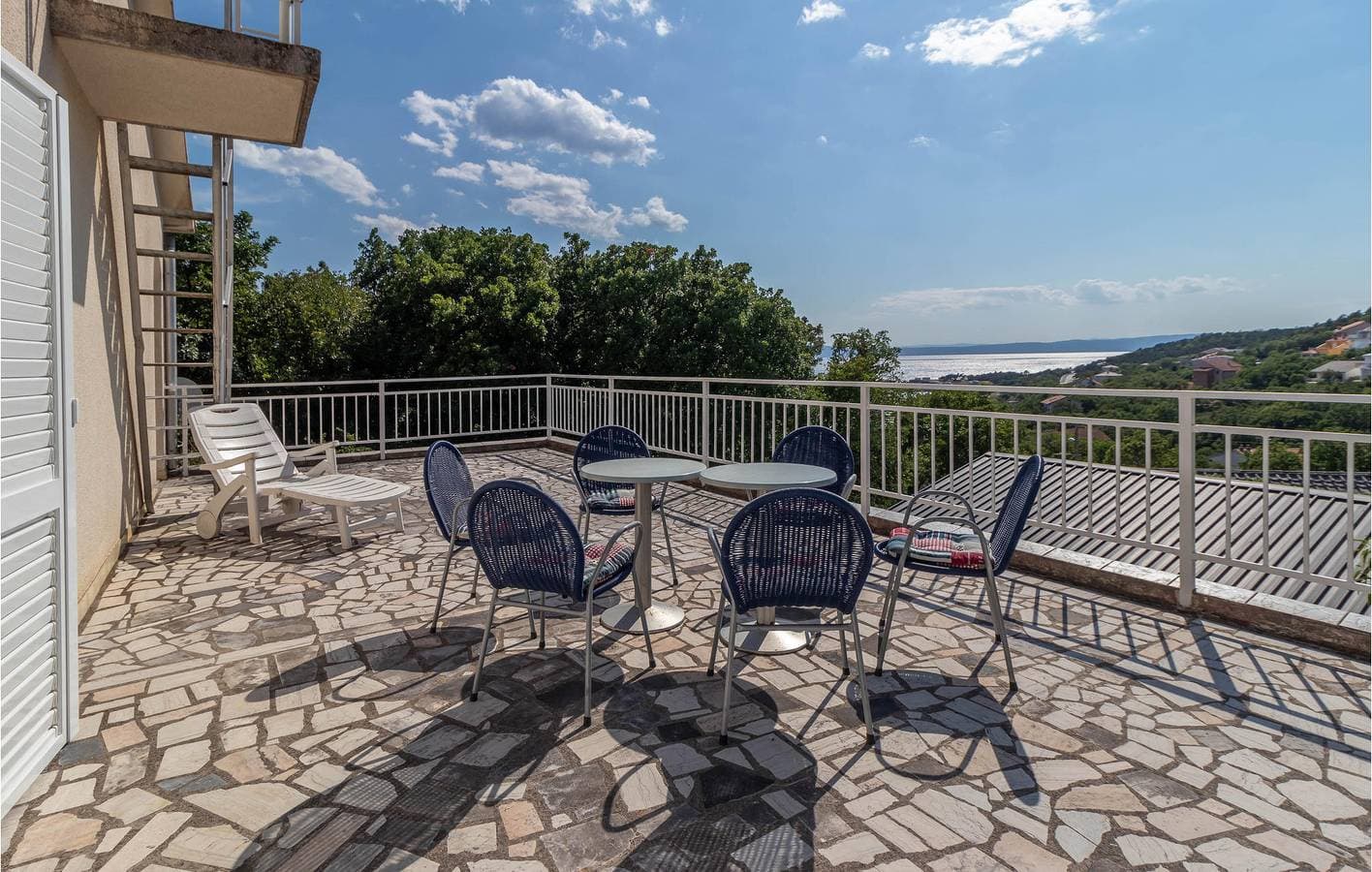 Foto 2 von 32: Gemütliche Ferienwohnung mit Meerblick, Terrasse und Parkplatz – in der Nähe von Klenovica