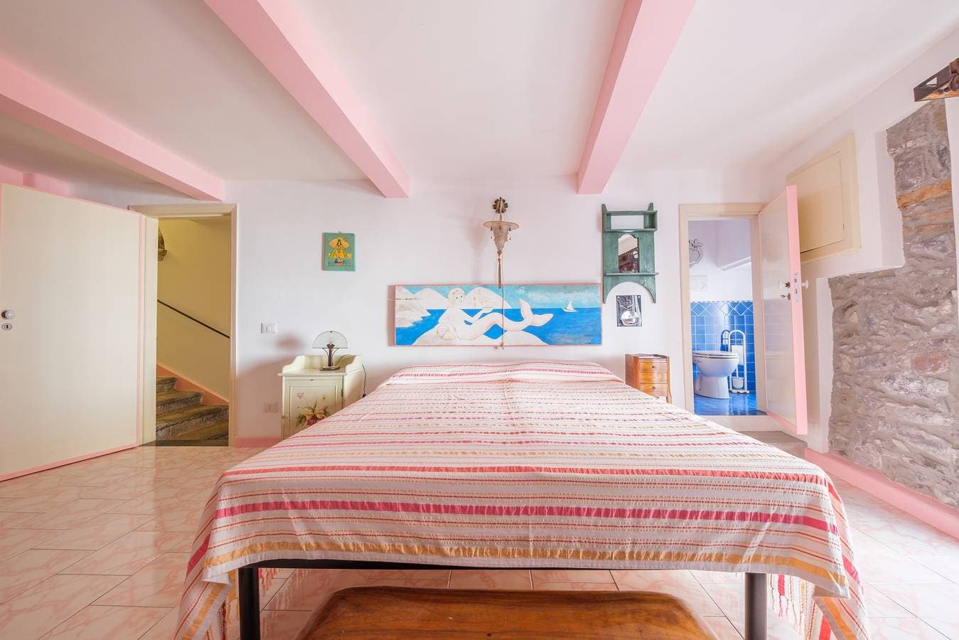 Foto 8 von 28: Zimmer 'Rosa' mit gemeinsamer Terrasse, WLAN und Klimaanlage