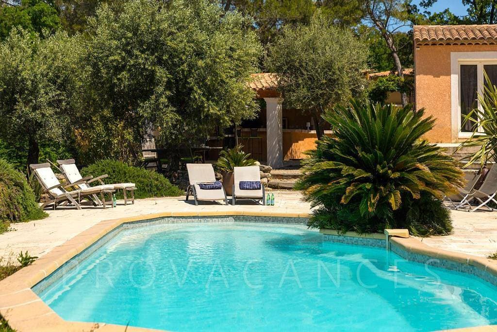 Foto 6 von 53: Schönes Ferienhaus mit Pool in Le Rouret