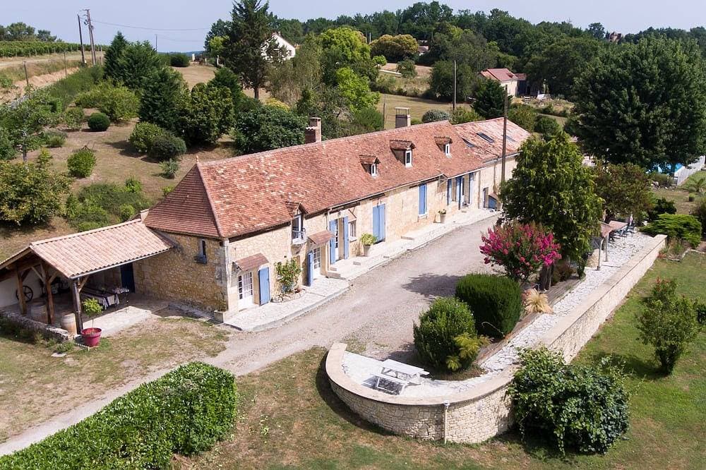Gîte Paisible à la Campagne au Cœur des Vignobles du Bergeracois 1