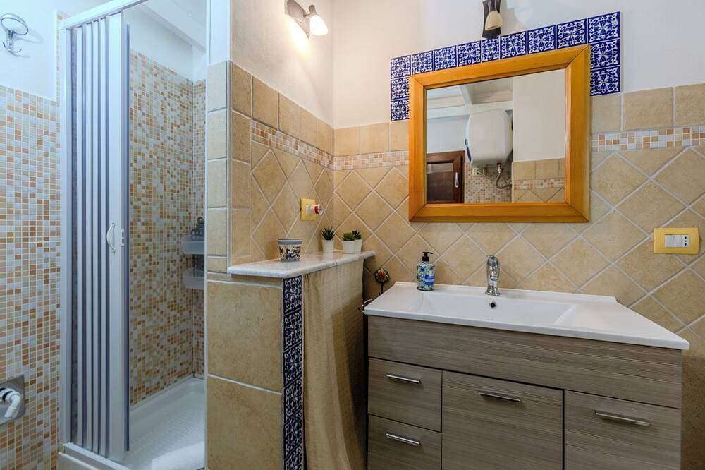 Foto 7 von 19: Castle Hill Loft – Heart of Cagliari Old Town