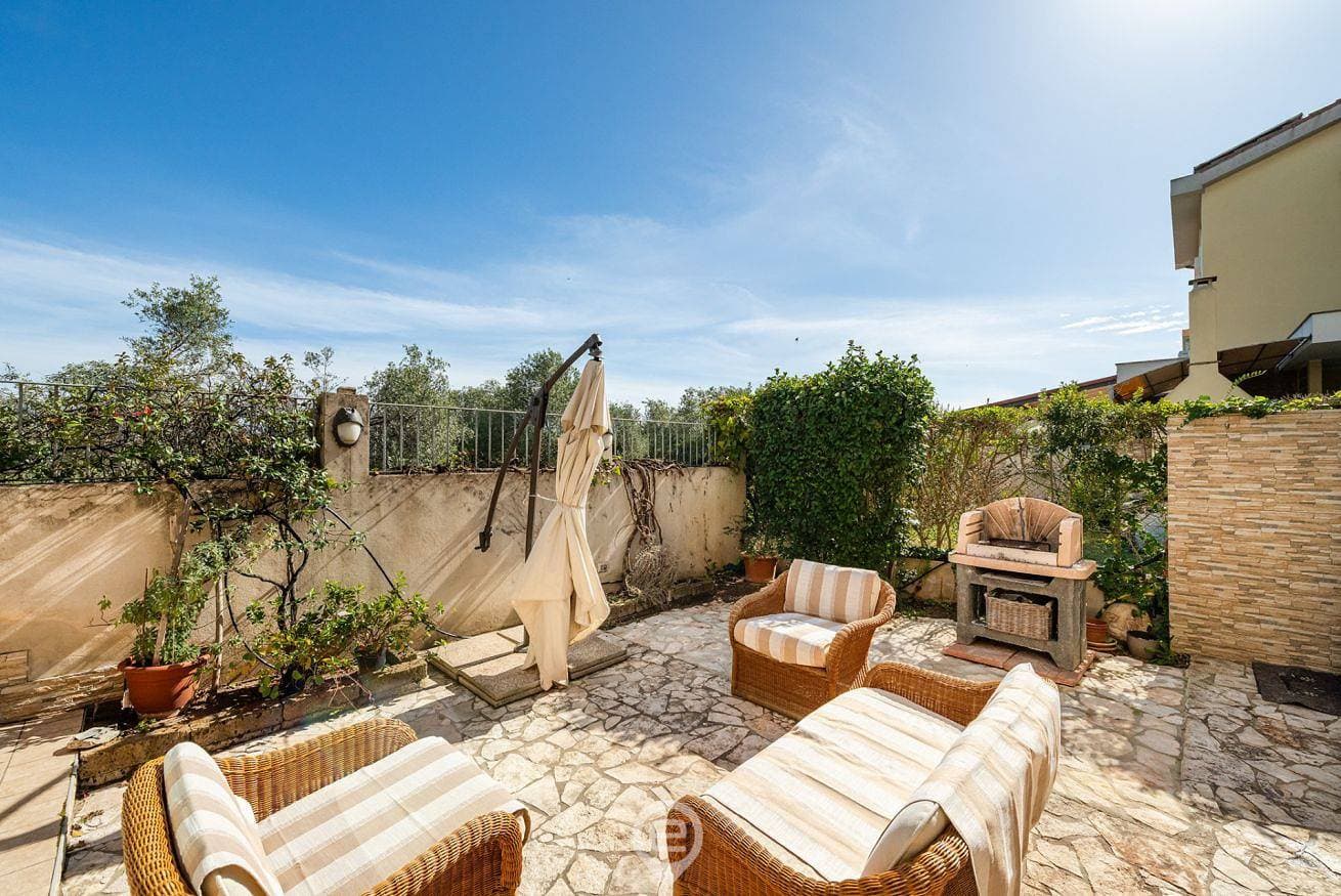 Foto 3 von 34: Ferienhaus für 5 Personen mit Balkon/Terrasse