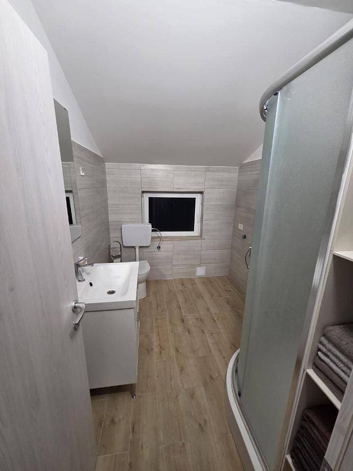 Foto 12 von 23: Two-Bedroom Apartment