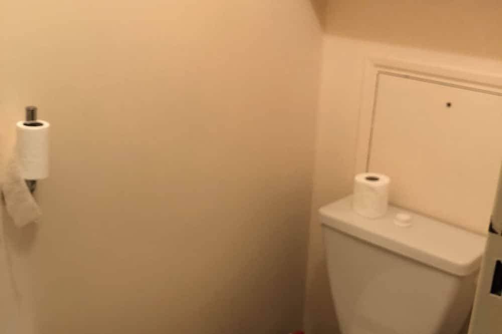 Foto 5 von 12: T1 33m very bright, elevator, balcony, private parking, close to shops