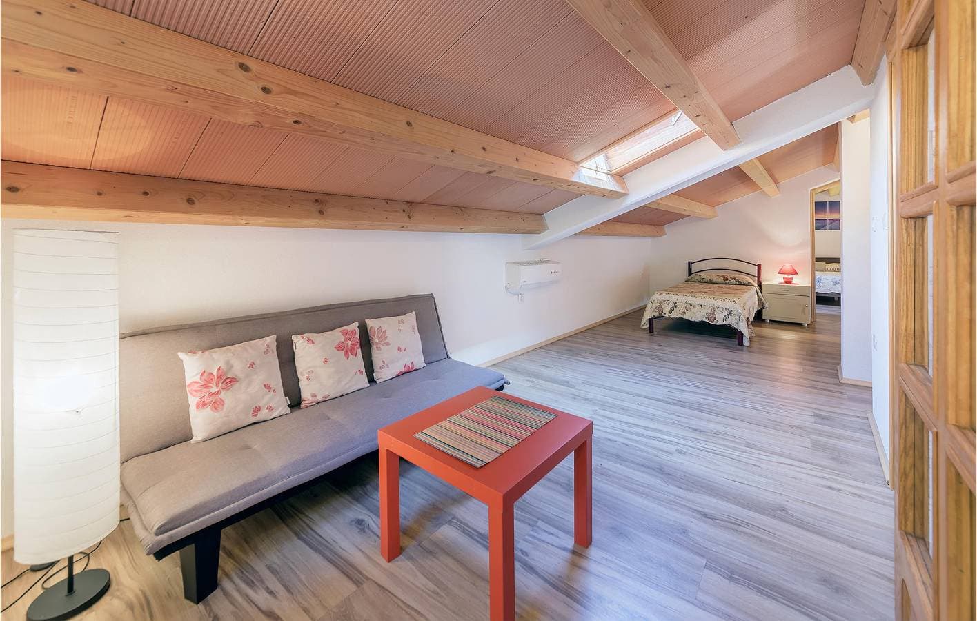 Foto 11 von 44: Gemütliches Apartment mit Meerblick, Terrasse, Parkplatz und WLAN – 2,5 km vom Strand entfernt