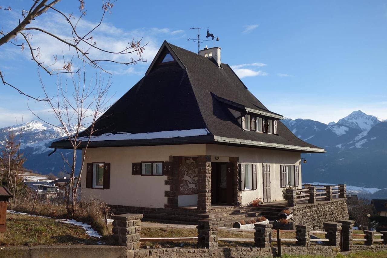 Villa Molteni, Ville di Fiemme, Varena 1