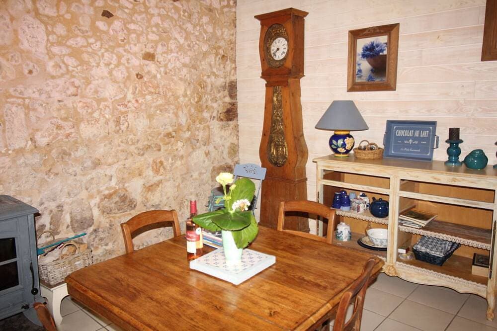 Foto 12 von 30: Haus renoviert 65M2 + Sun Terrasse Wifi -Dorf  couze et saint front
