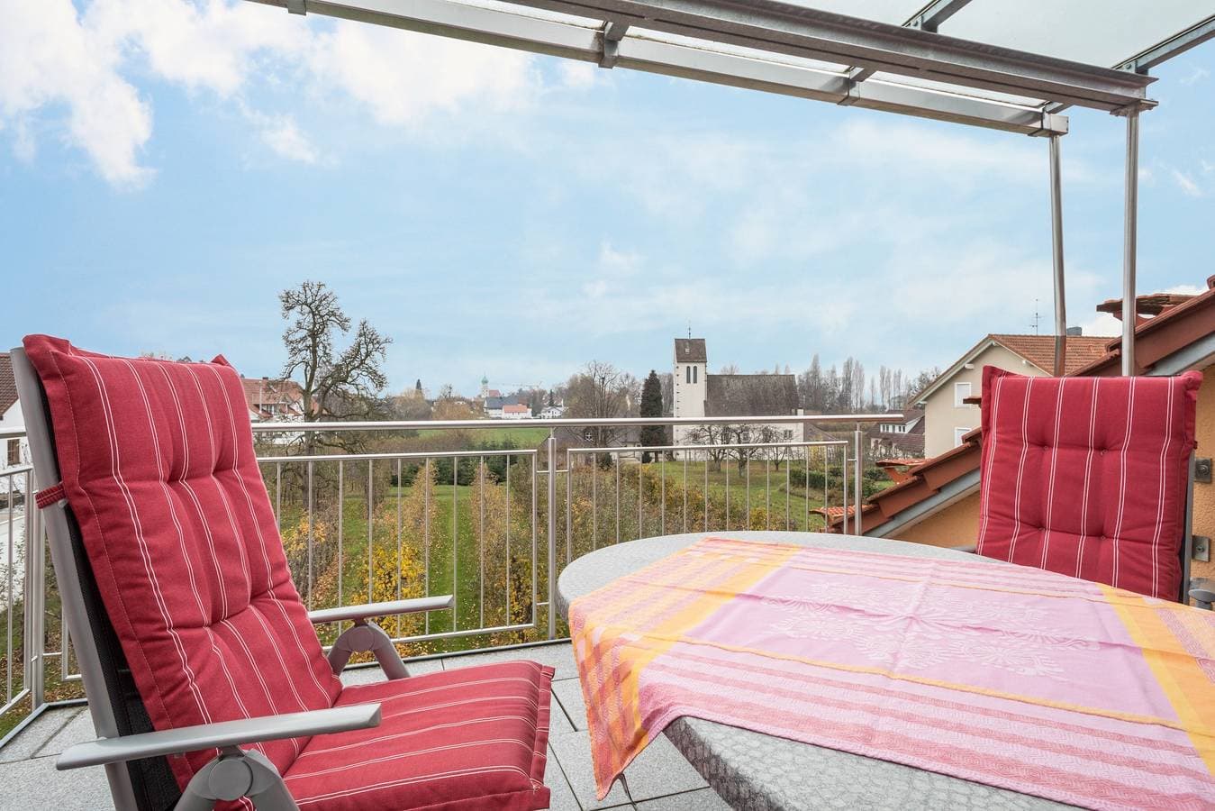 Foto 8 von 34: Ferienwohnung 'Haus Sonnenseite Pfänder' mit Bergblick, Balkon und Wi-Fi
