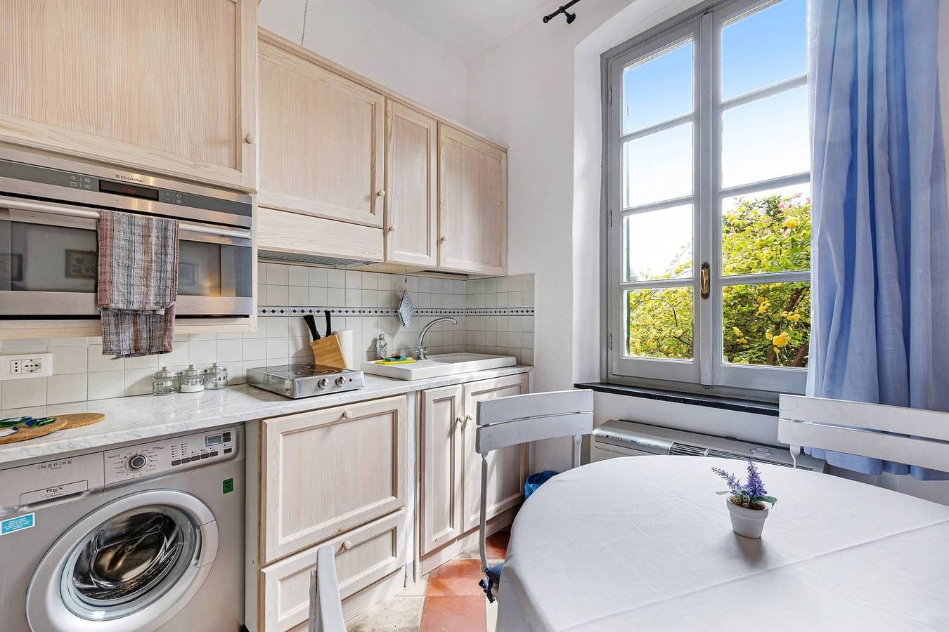 Foto 5 von 13: Haustierfreundliche Ferienwohnung Monolocale Isotta mit Bergblick, Balkon und WLAN