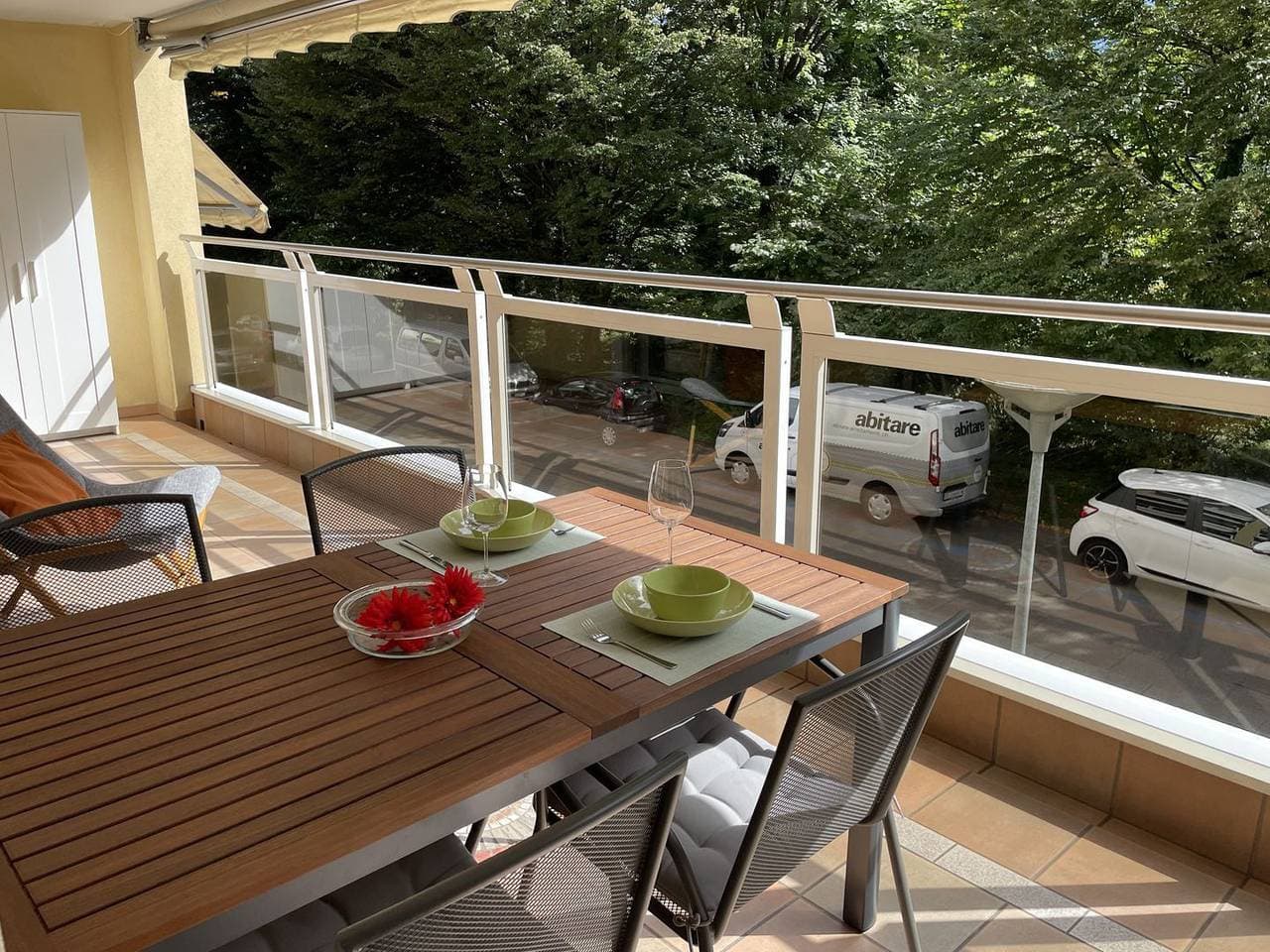 Foto 2 von 36: Ferienwohnung mit Blick in die Parkanlage, nahe der Seepromenade und Strandbad