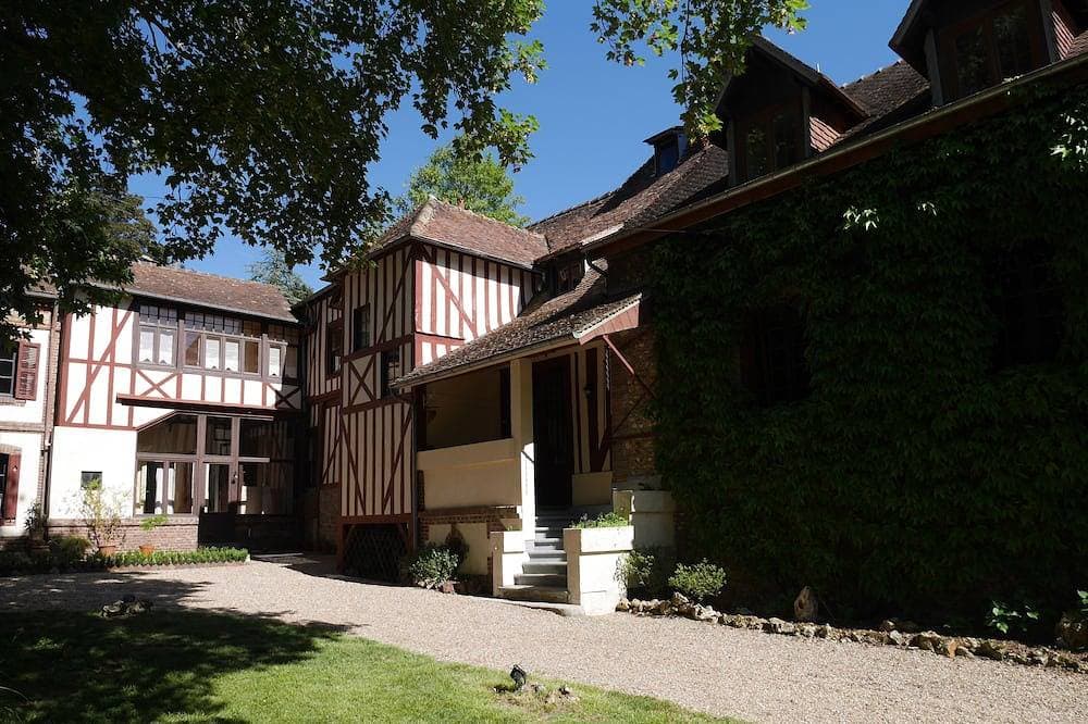 Einfamilienhaus in einem normannischen Herrenhaus in Bernay 1
