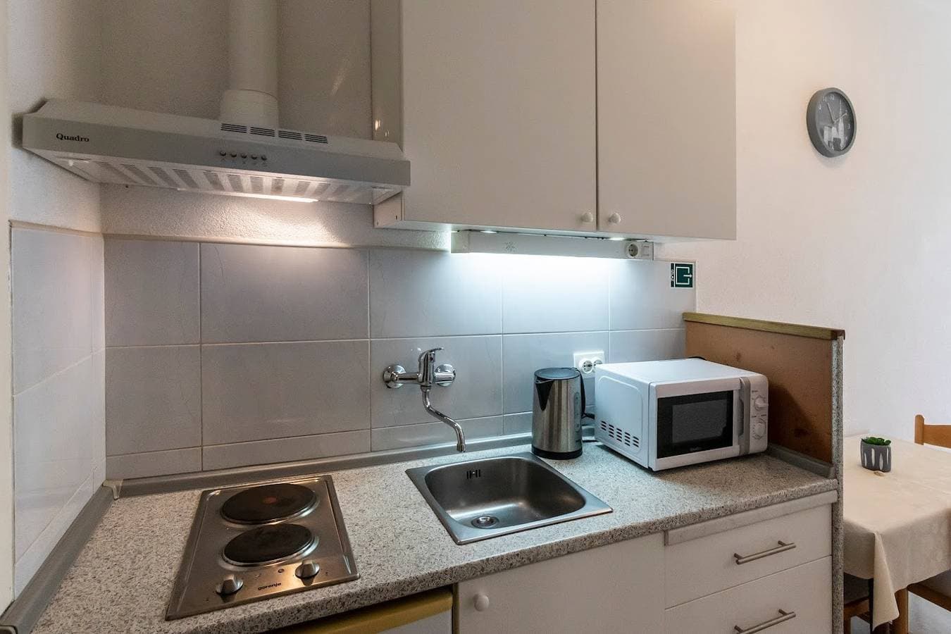 Foto 5 von 12: 2-Zimmer-Ferienwohnung mit Terrasse Zivogosce - Blato, Makarska A-24667-a