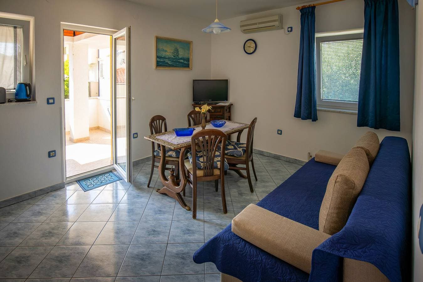 1-Zimmer-Ferienwohnung mit Terrasse und Meerblick Mali Losinj, Losinj -a 1