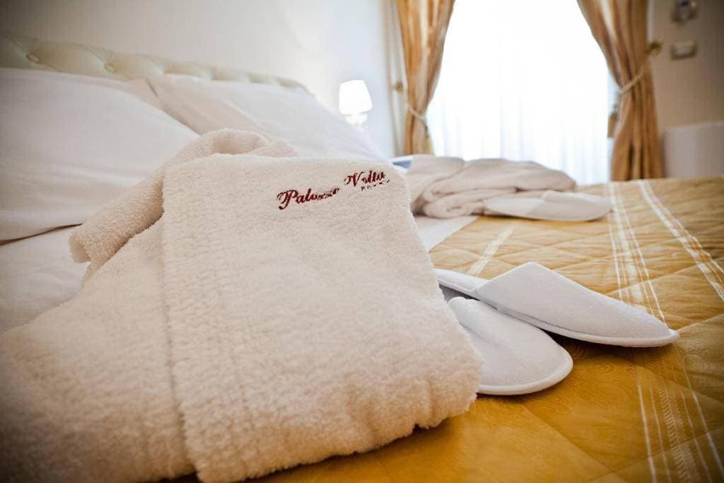 Foto 6 von 11: King Room with Spa Bath