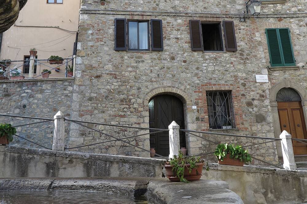 Foto 10 von 27: Toskanisches Haus im mittelalterlichen Dorf Castiglione d'Orcia