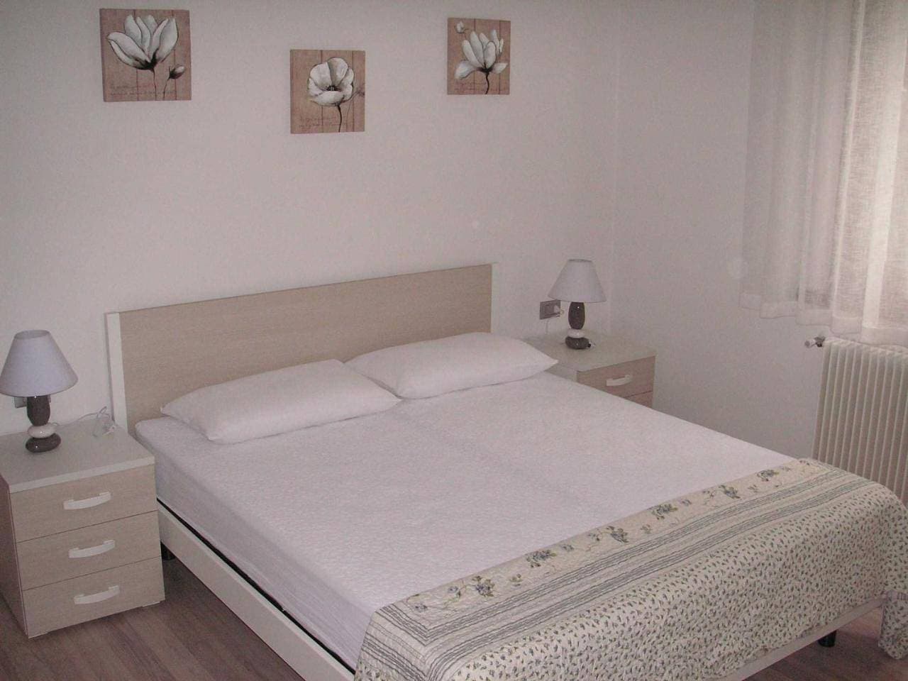 Foto 8 von 61: Two-Bedroom Apartment