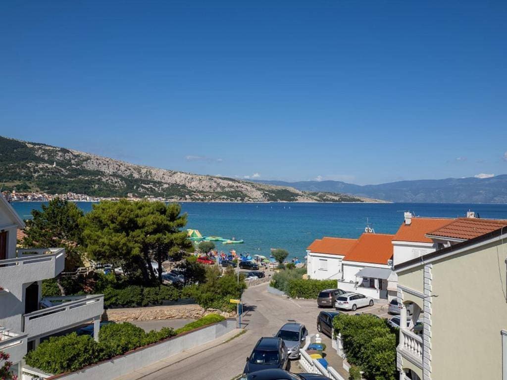 APARTMENT ONE with view 1