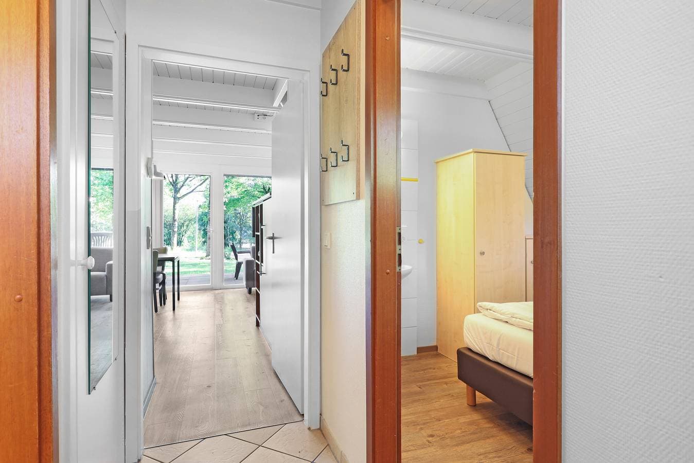 Foto 8 von 35: Bungalow für 4 Personen mit Balkon/Terrasse
