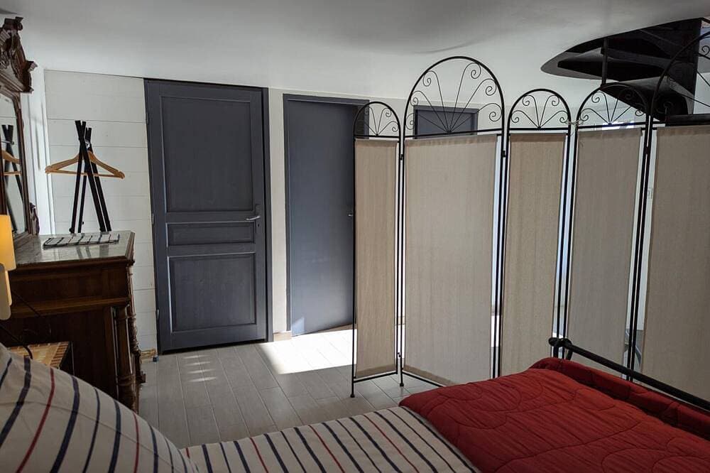 Foto 4 von 30: Abgelegenes Haus mit privatem Pool und Spa, Charente
