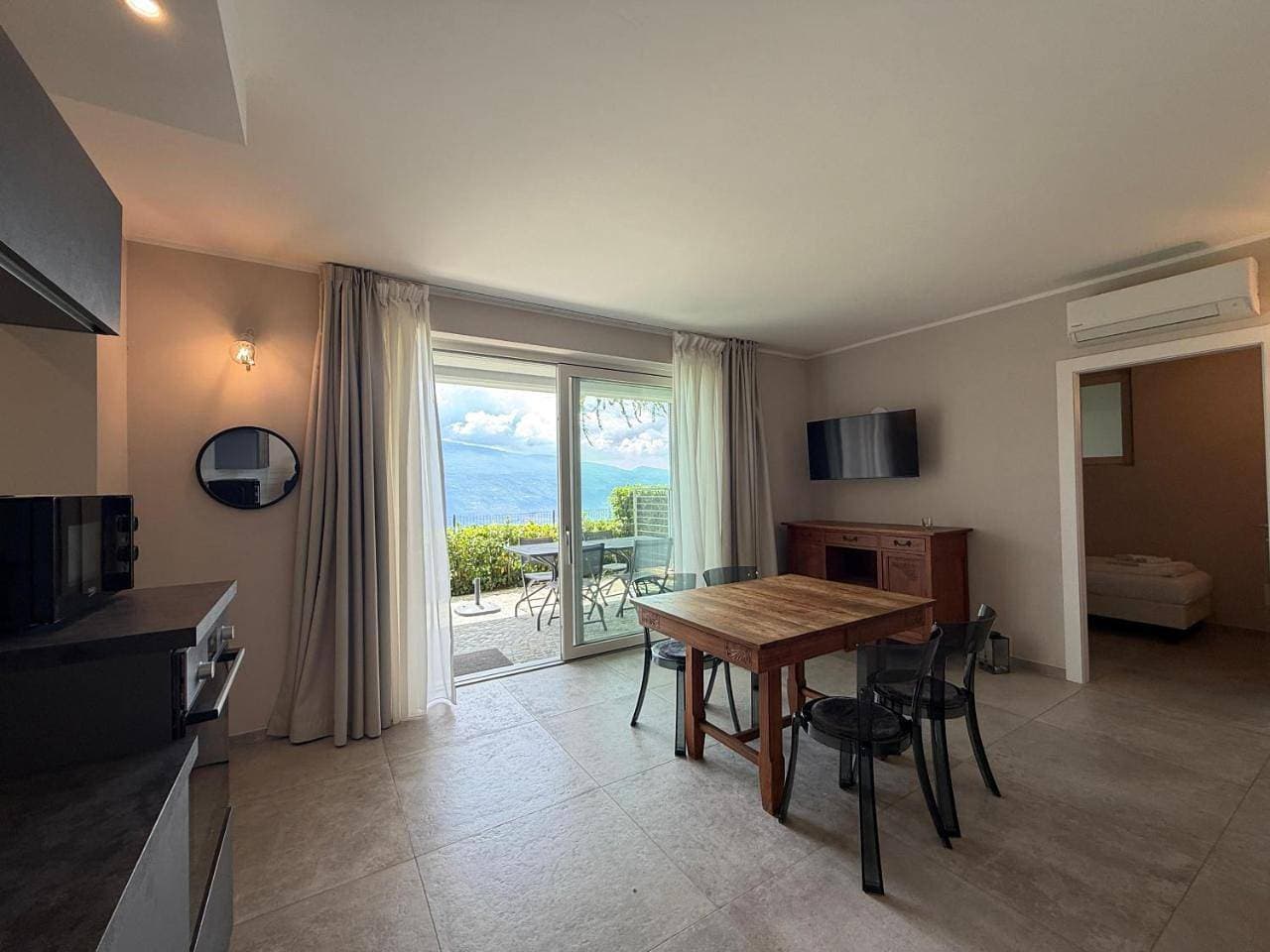 Foto 10 von 16: Two-Bedroom Apartment with View