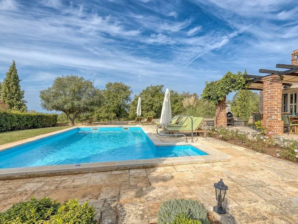 Foto 8 von 43: Villa in Sveti Lovrec mit Schwimmbecken