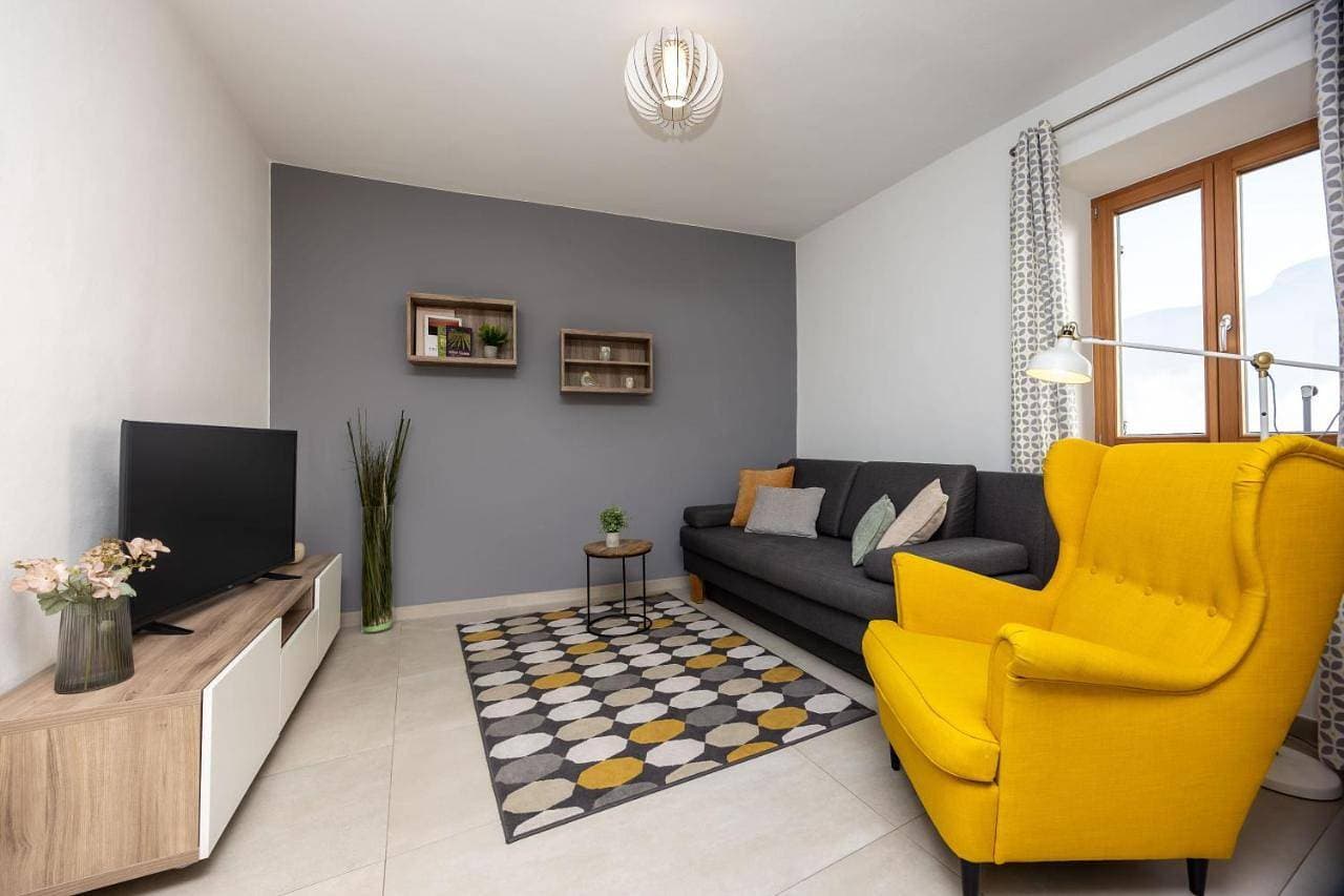 Foto 4 von 11: Two-Bedroom Apartment with Balcony